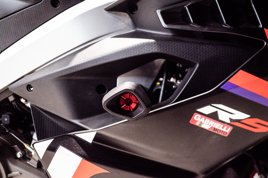 Accesorios EVOTECH y escapes ARROW para Aprilia RS 457