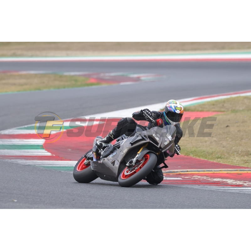Frontal transformación ECO Aprilia Tuono V4 2011-2020 en Aprilia RSV4 2015-2020