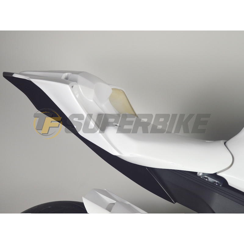 Carenado de fibra Yamaha R6 2017-2025 quilla escape original+paso rueda negro