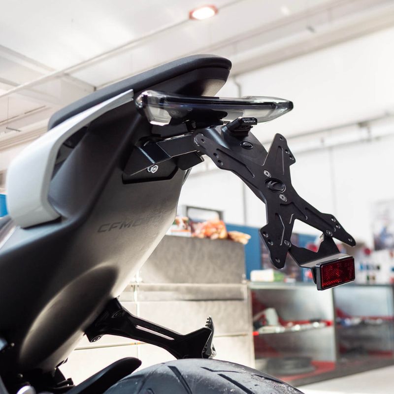 Porta matrícula CF Moto 675 SR-R 2025-