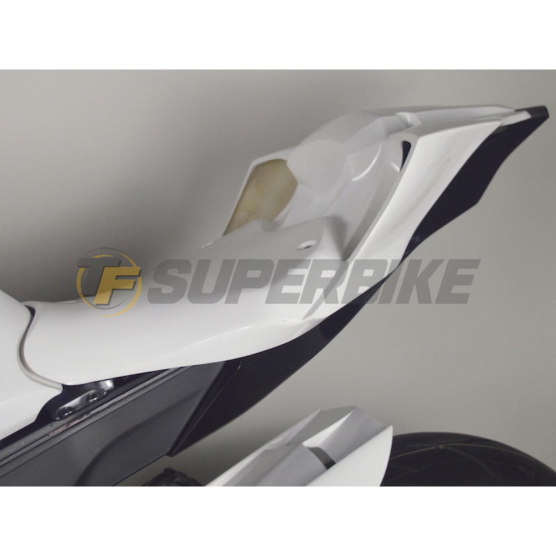 Carenado de fibra Yamaha R6 2017-2025 quilla escape original+paso rueda negro