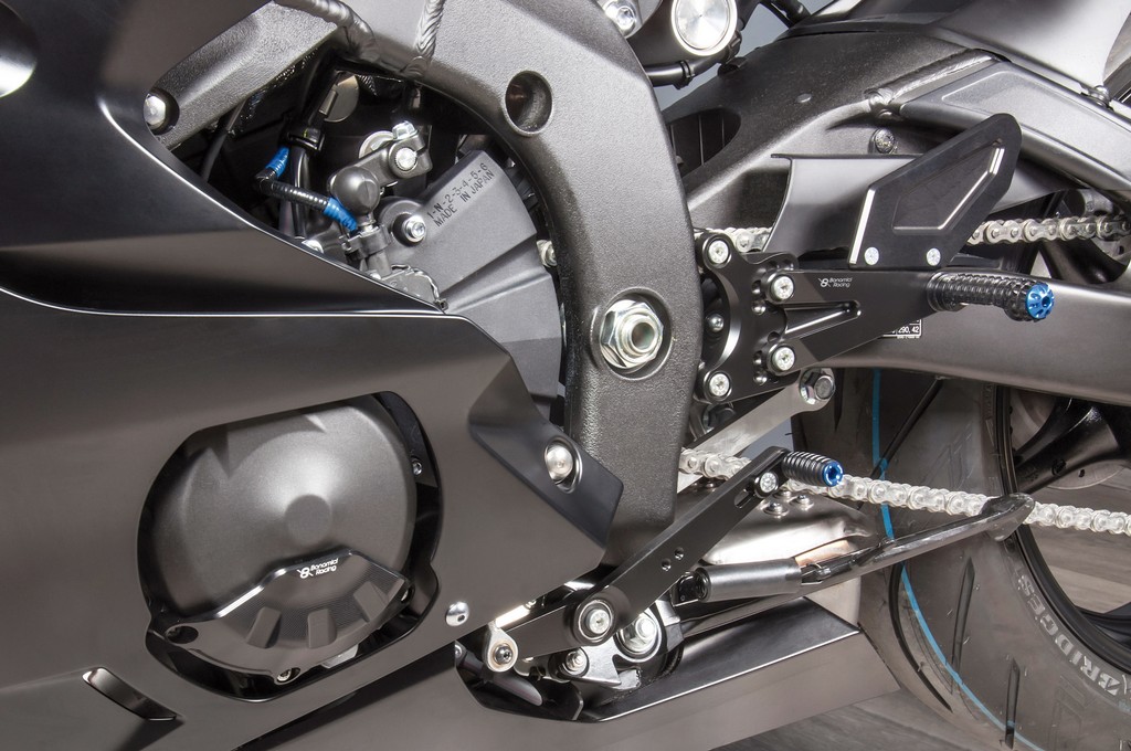 Estriberas regulables Yamaha YZF R6 2017-