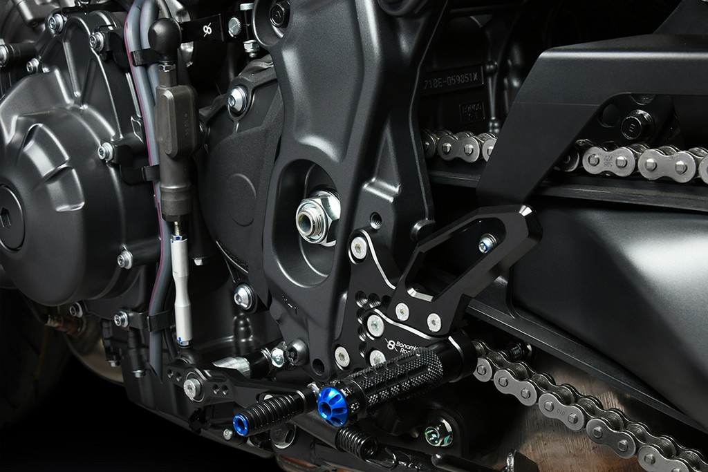 Estriberas regulables Yamaha MT-09 2021-2025