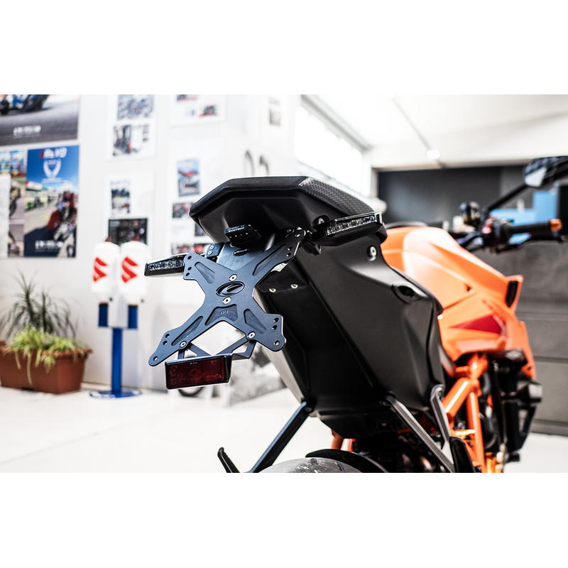 Porta matrícula KTM 1390 Superduke R 2024- / 990 Duke 2024- / 990 RC R