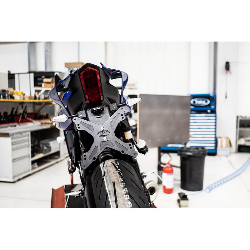 Porta matrícula Yamaha R7
