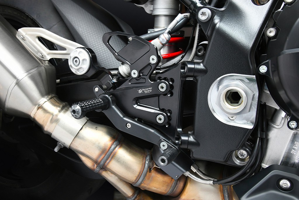 Estriberas regulables BMW S1000R 2021-2024