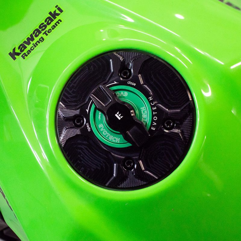 Tapón rápido gasolina 1/4 vuelta Kawasaki nuevas 4 tornillos