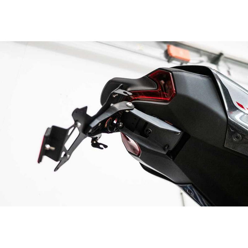 Porta matrícula Kawasaki Z900 2025-