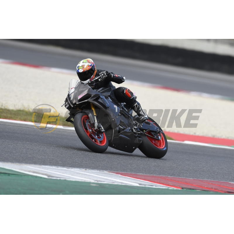 Frontal transformación ECO Aprilia Tuono V4 2011-2020 en Aprilia RSV4 2015-2020