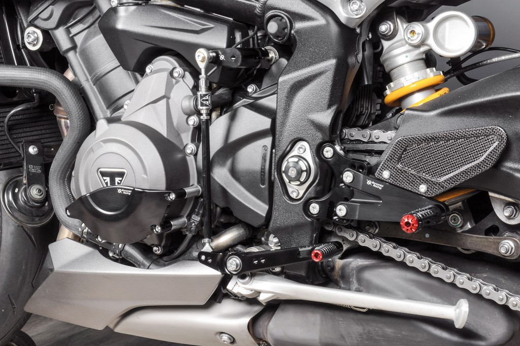 Estriberas regulables Triumph Street Triple 765 S / R / RS  2017-2022