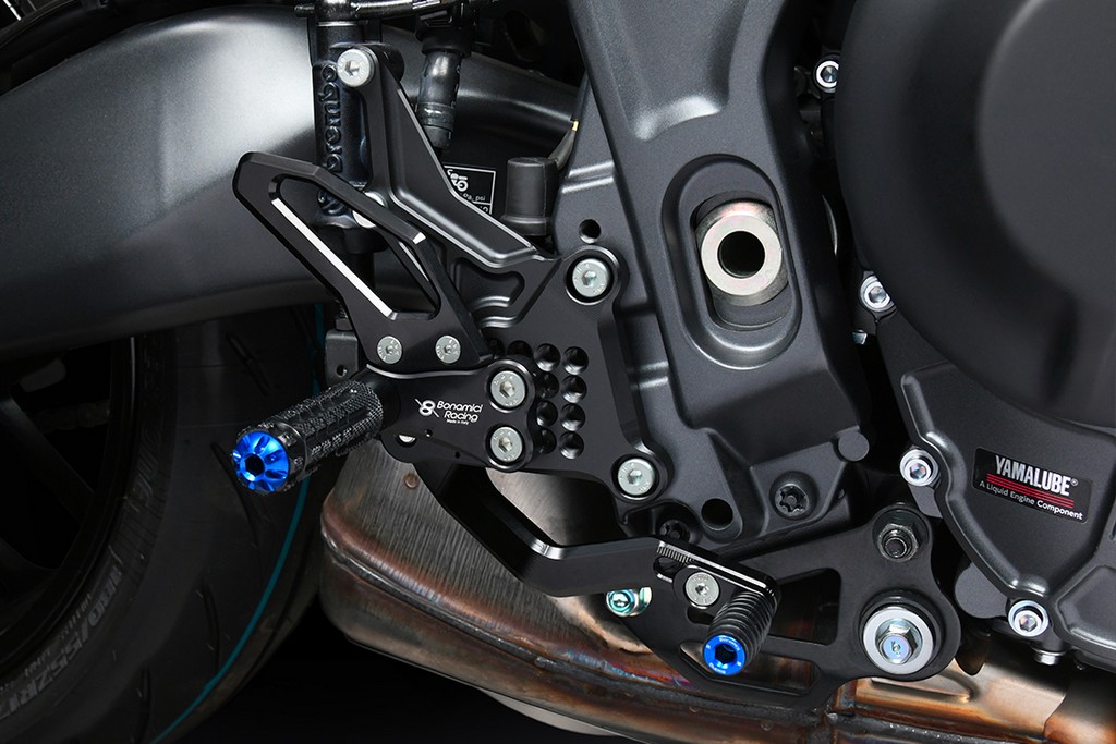 Estriberas regulables Yamaha MT-09 2021-2025