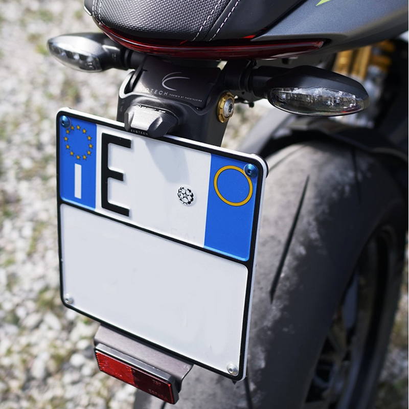 Porta matrícula Triumph Speed Triple RS 1200 2021-2024 versión ECO