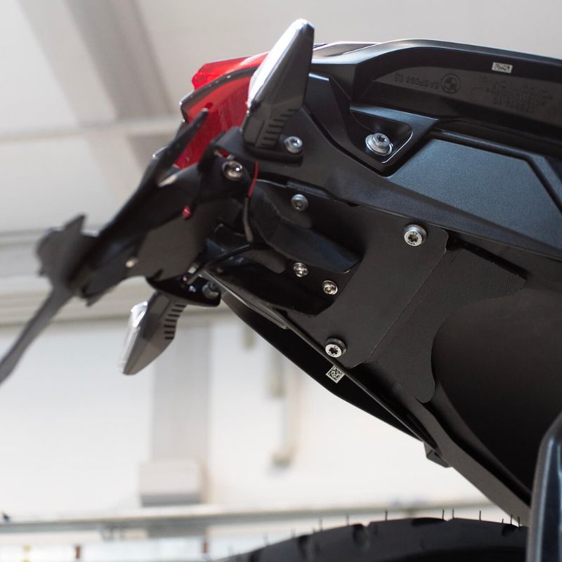 Porta matrícula BMW R1300R 2026