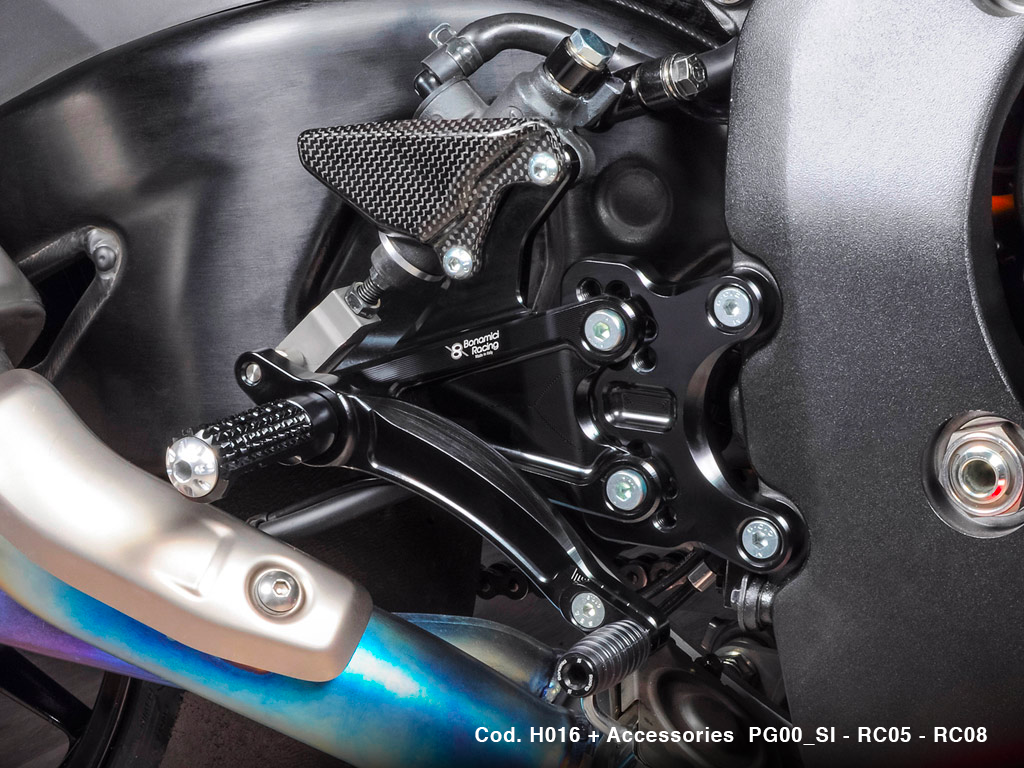 Estriberas regulables Honda CBR1000RR-R 2020-2025 cambio normal