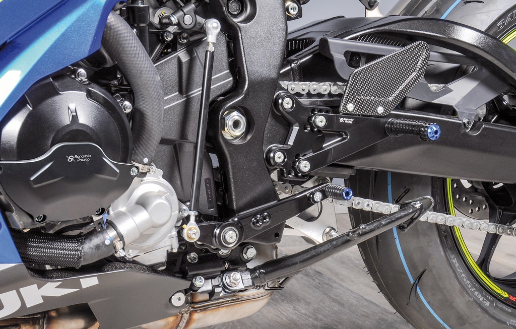 Estriberas regulables Suzuki GSX-R 1000 2017-2024
