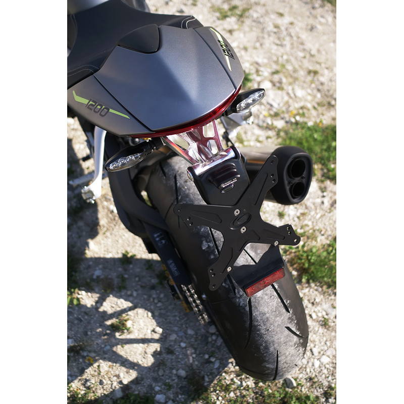 Porta matrícula Triumph Speed Triple RS 1200 2021-2024 versión PREMIUM
