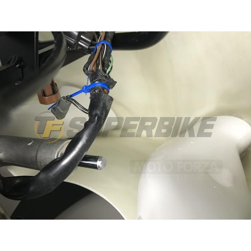 Tobera derecha fibra de vidrio Suzuki GSX-R 1000 2005-2006