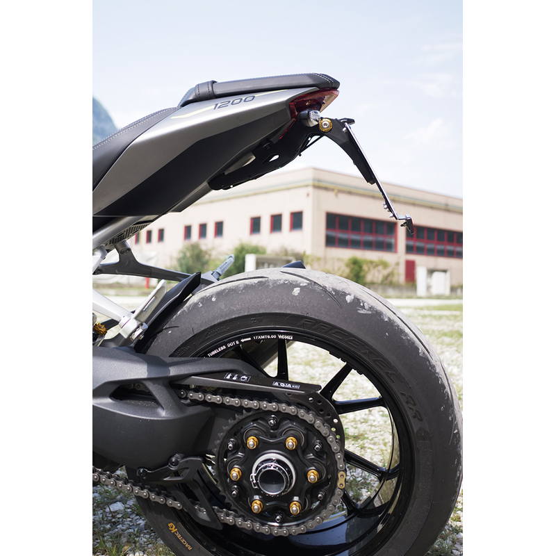 Porta matrícula Triumph Speed Triple RS 1200 2021-2024 versión ECO