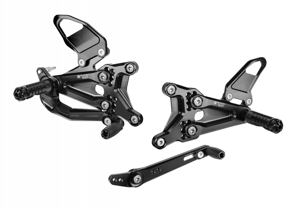 Estriberas regulables Triumph Speed Triple 1200 RR 2022-2025