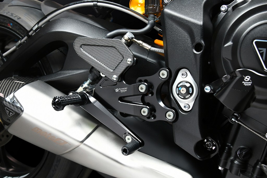 Estriberas regulables Triumph Street Triple 765 R / RS  2023-2026