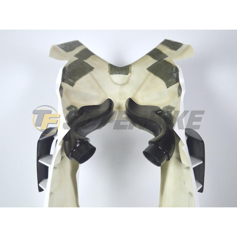 Tobera izquierda fibra de vidrio Aprilia RSV4 2021-2024