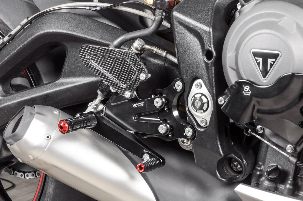 Estriberas regulables Triumph Street Triple 765 S / R / RS  2017-2022