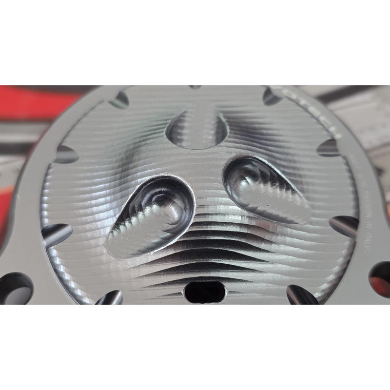 Tapa carter CNC bomba agua Yamaha T-Max 530 2012-2016 color titanio