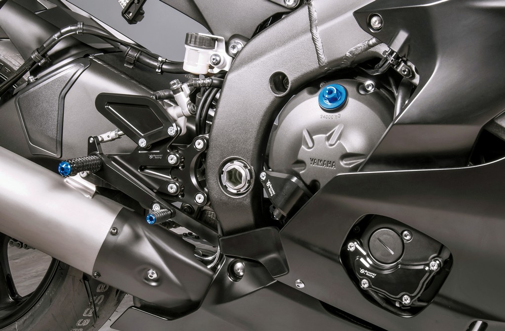 Estriberas regulables Yamaha YZF R6 2017-