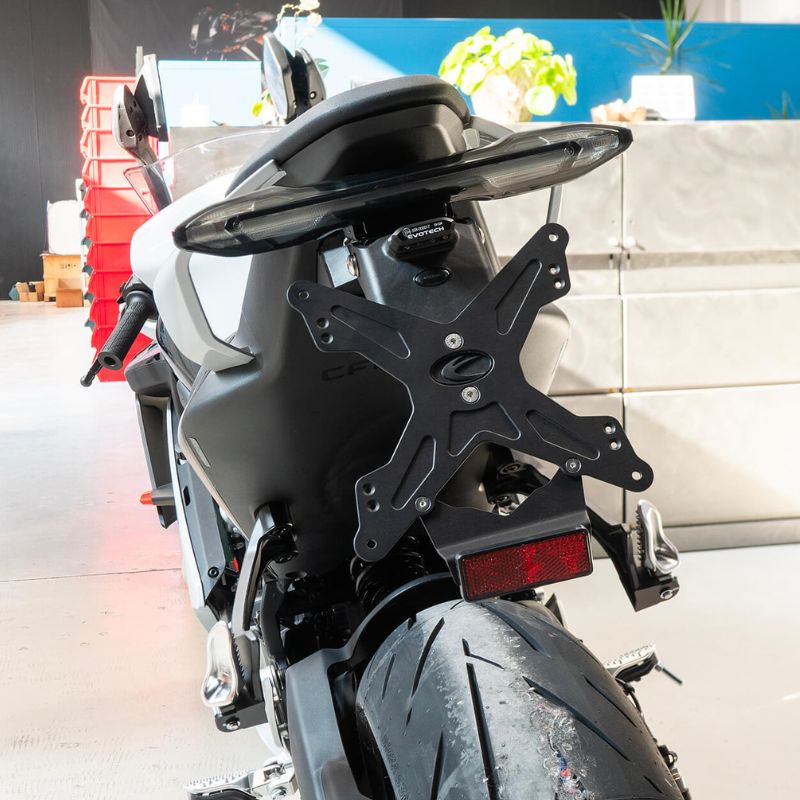 Porta matrícula CF Moto 675 SR-R 2025-
