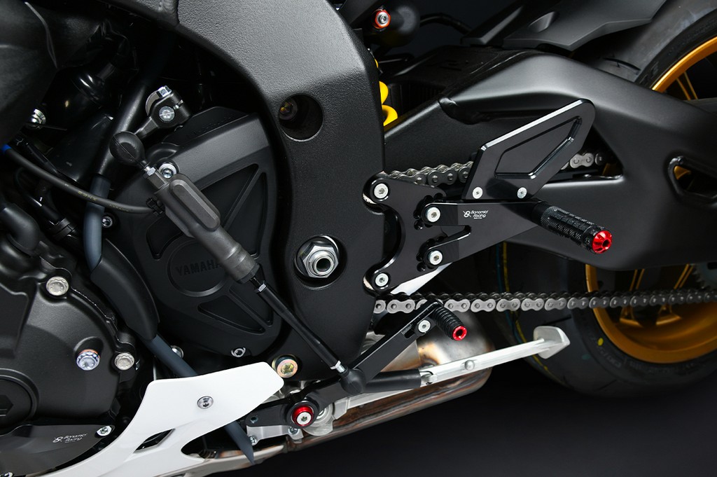 Estriberas regulables Yamaha YZF R1 / R1M 2015-2025