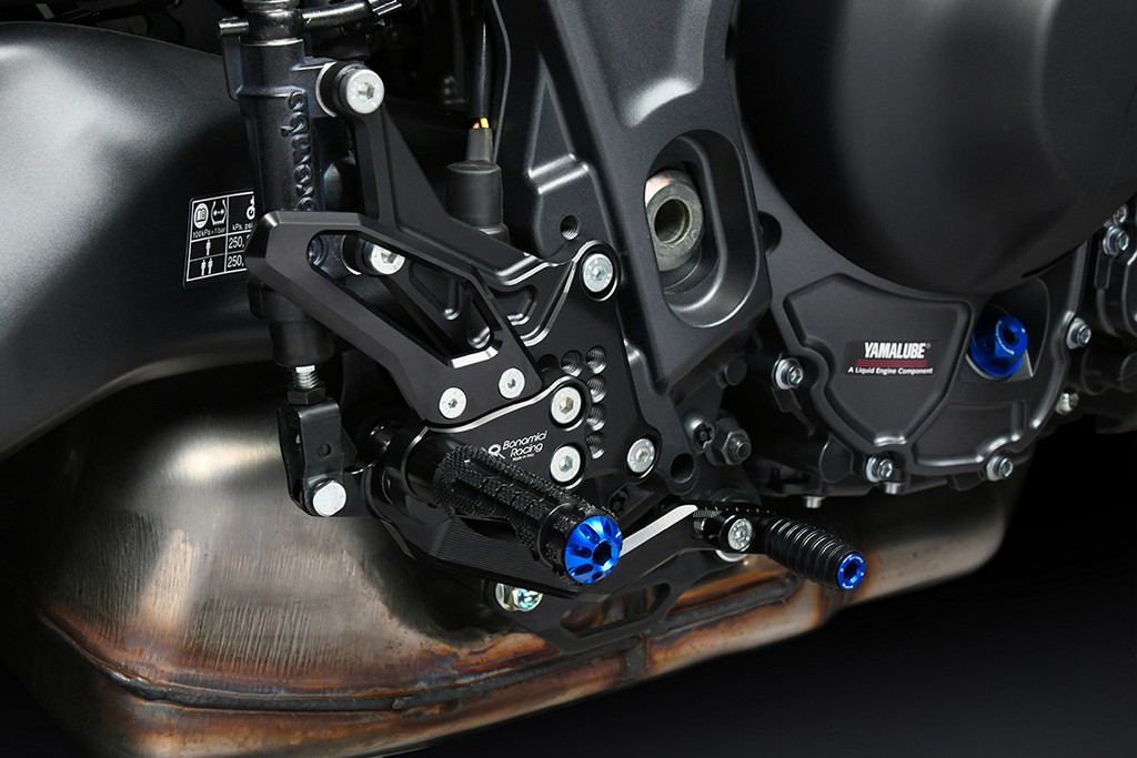 Estriberas regulables Yamaha MT-09 2021-2025