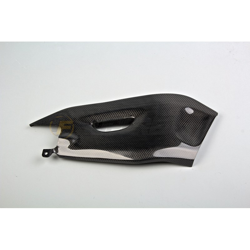 Protector basculante lado derecho Yamaha R1 2015-2024 fibra de carbono