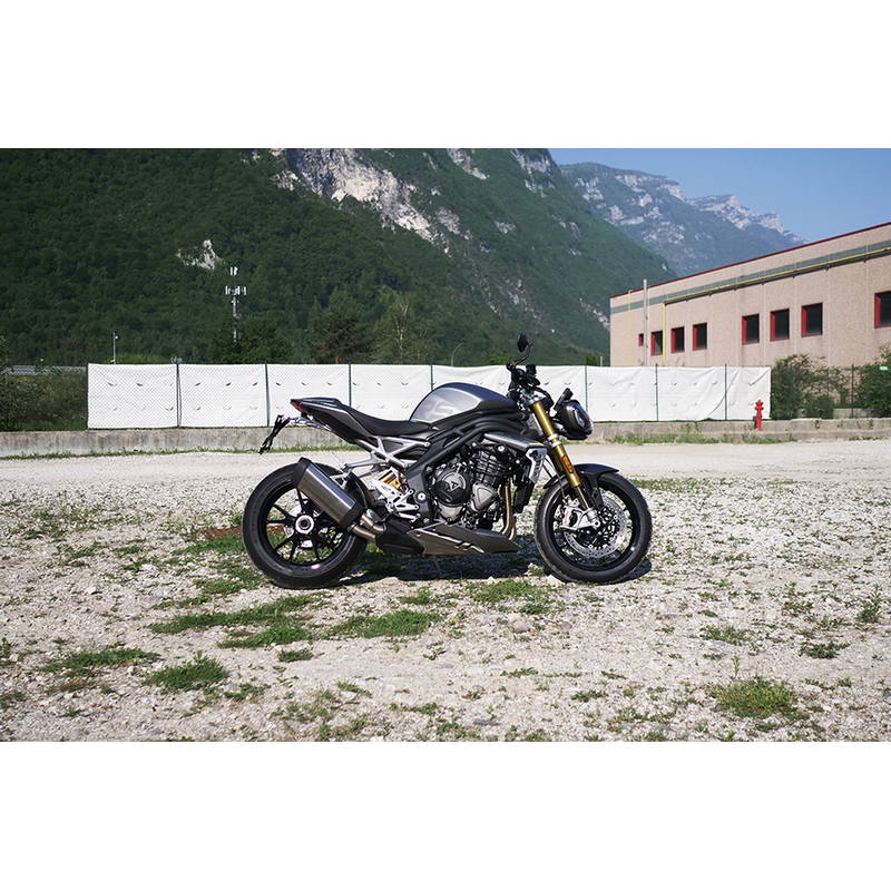 Porta matrícula Triumph Speed Triple RS 1200 2021-2024 versión PREMIUM